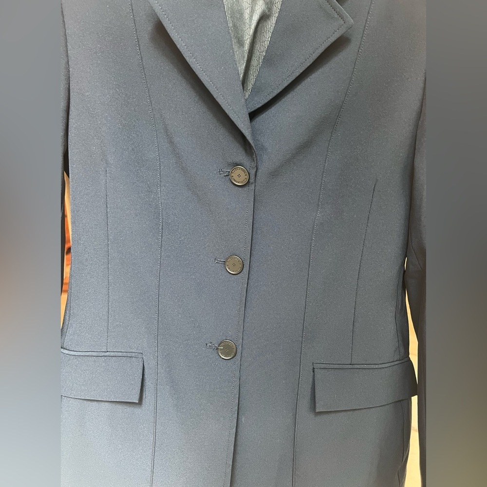 R.J. Classics Show Coat - Picture 4 of 8